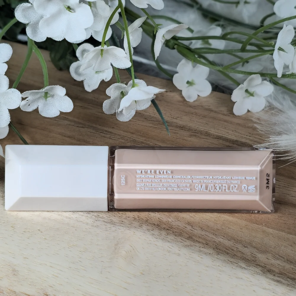 Fenty Beauty Hydrating Longwear Concealer We're Even Shade 125C Light Color New